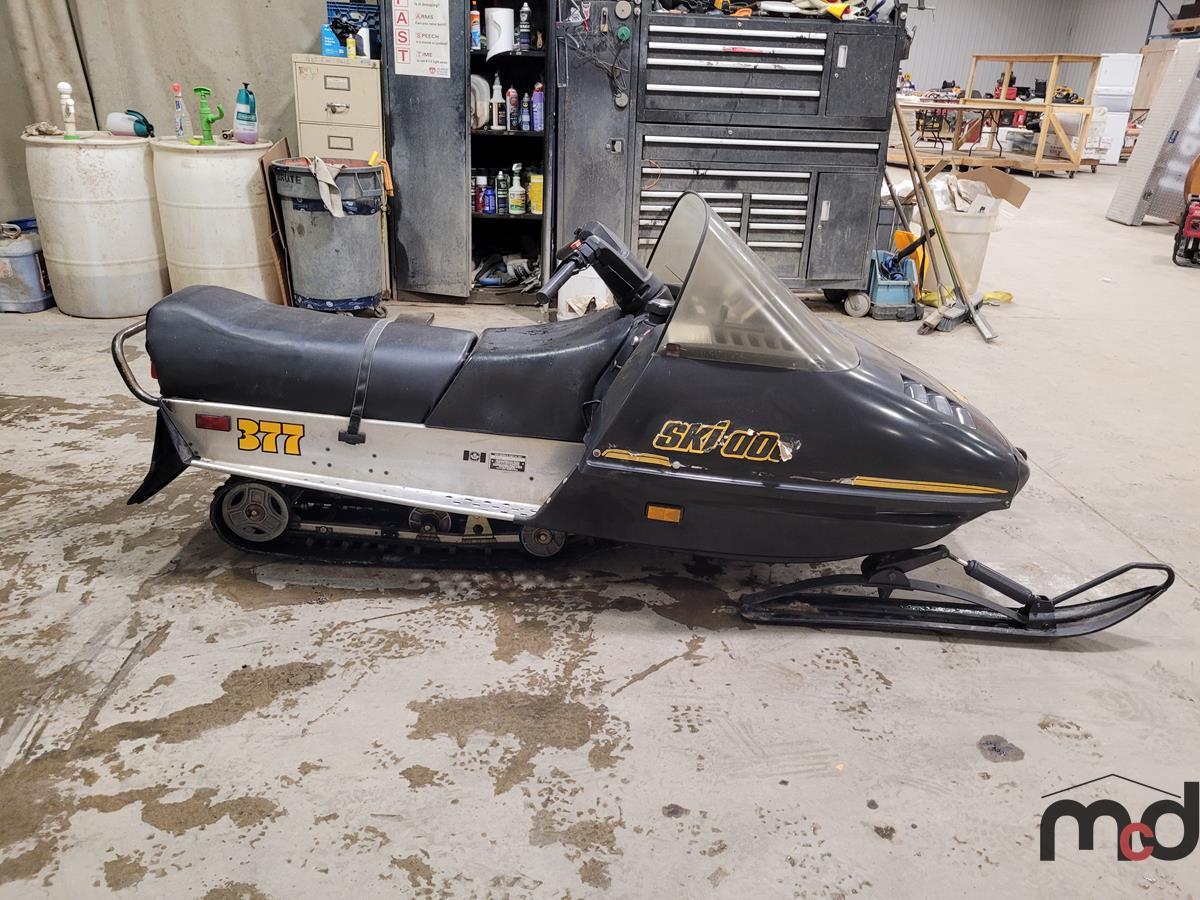 1984 Ski-Doo Safari 377 Snowmobile